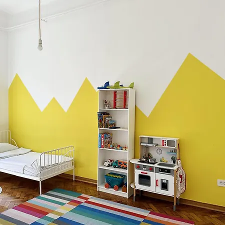 Unique Family By Fortress - Cozy & Spacious - Free Parking 公寓