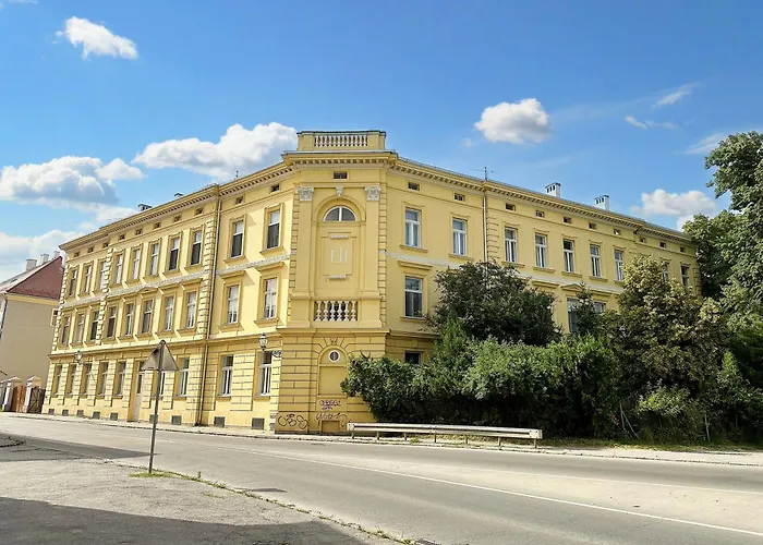 Unique Family By Fortress - Cozy & Spacious - Free Parking דירה *