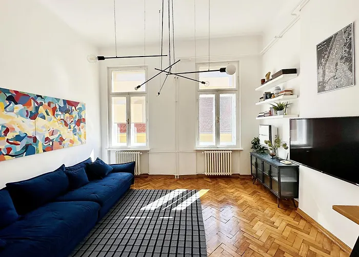 Unique Family By Fortress - Cozy & Spacious - Free Parking