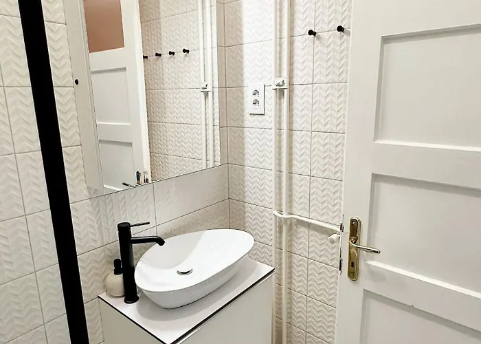 Unique Family By Fortress - Cozy & Spacious - Free Parking *